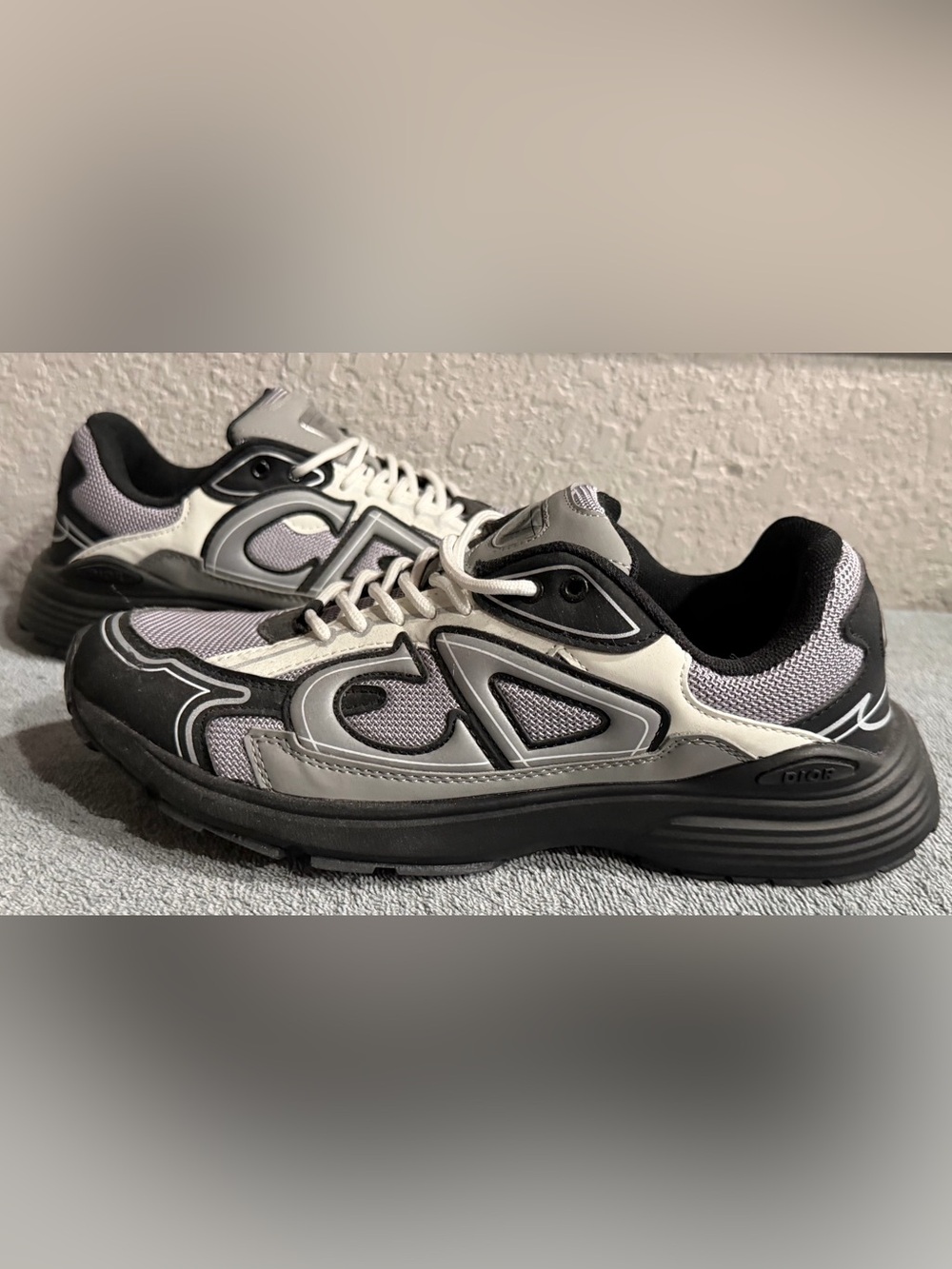 Size 10-11 men shoes NO BOX